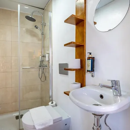 - Ti Apartament *
